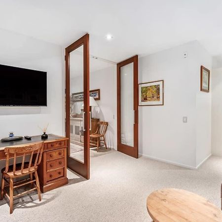 Pembroke Luxury Apartment Wanaka Exteriör bild